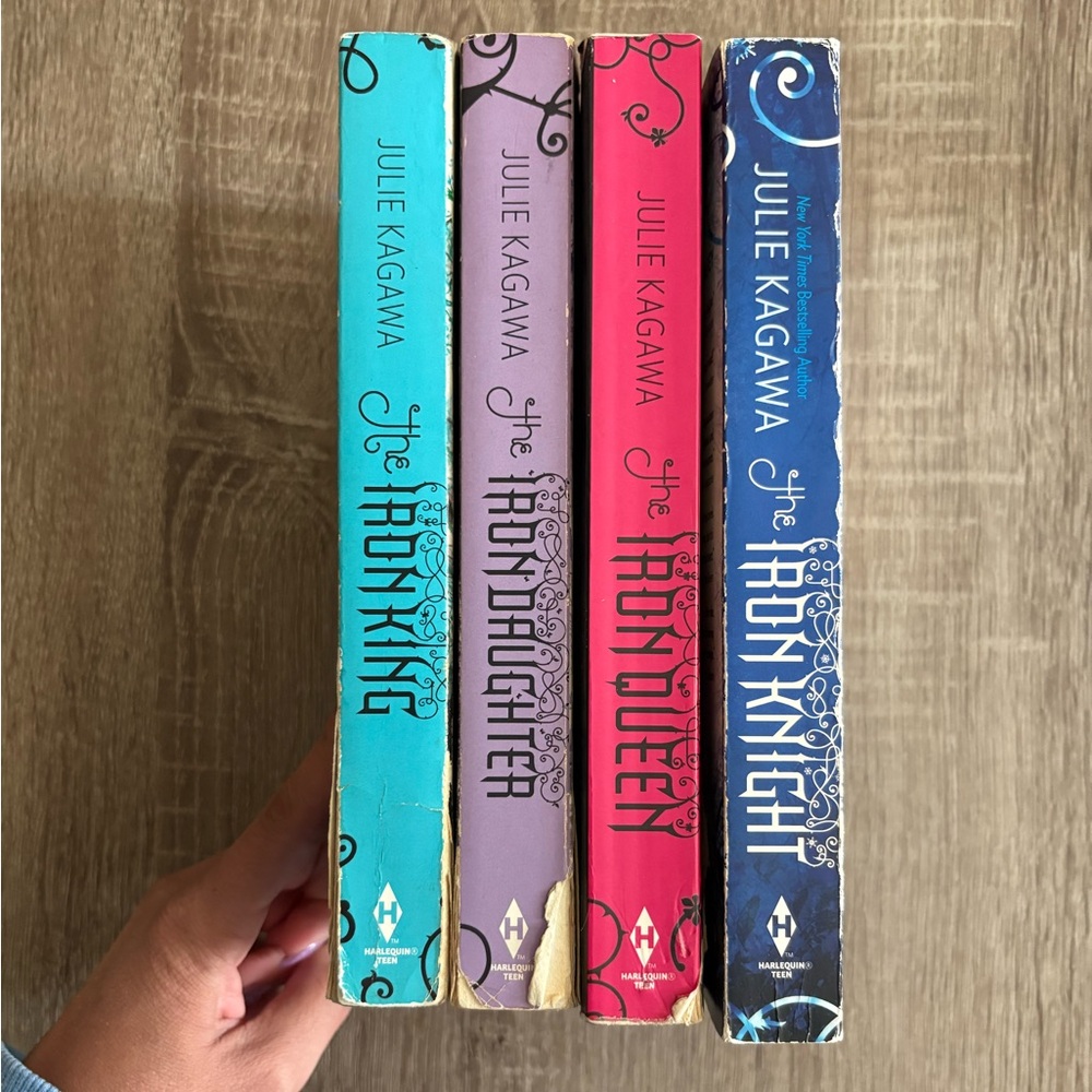 Julie Kagawa Books: The Iron Fey Series